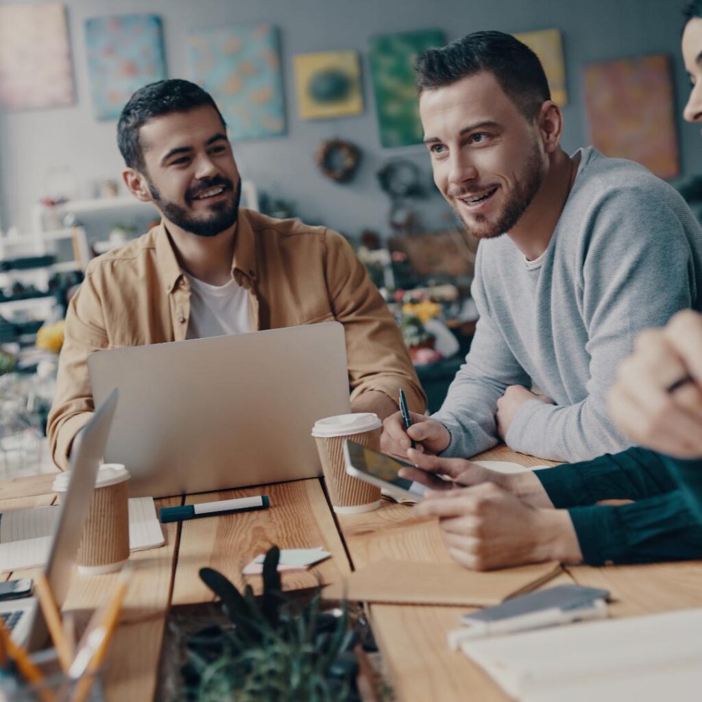 Jornada do colaborador: o que é, como manter talentos e fortalecer sua empresa